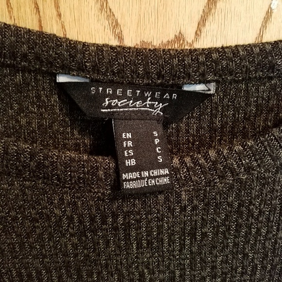 Green sweater - Picture 2 of 2